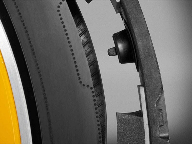 شركة ألمانية  تبتكر إطارات ذكية توفر الوقود